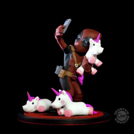 Q-Fig Marvel - Diorama Deadpool Selfie Licorne